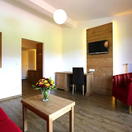 فندق Friedenseiche 4*