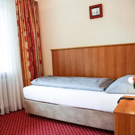 Szálloda Friedenseiche 4*